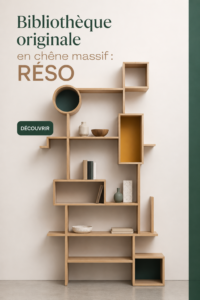 Bibliothèque en chêne massif RÉSO de Drugeot Manufacture, élégante et pratique, dans un intérieur chaleureux.