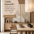 Table en bois dans le style Japandi avec des chaises assorties dans un intérieur chaleureux.