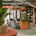 Bureaux modernes de JTI à Tbilissi, alliant architecture contemporaine et écologie.