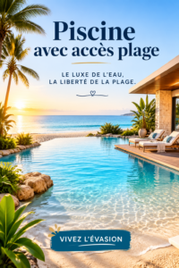 Vue d'une piscine avec accès direct à la plage et des familles qui s'amusent.