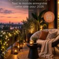 Balcon moderne avec mobilier accueillant et plantes verdoyantes