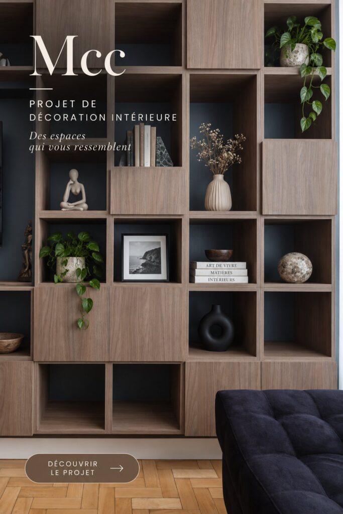 Aménagement intérieur chaleureux avec des couleurs apaisantes et des matériaux naturels